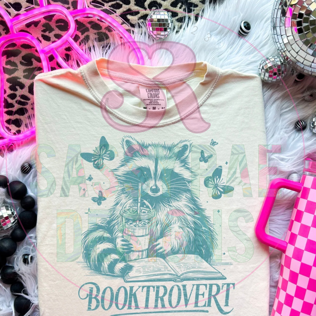 Booktrovert Tee